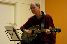 Martin Schmitt an der Gitarre.