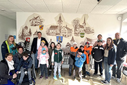 Nach erfolgreicher Müllsammel-Aktion freute sich die Klasse Blaufelden über einen Besuch im Rathaus.